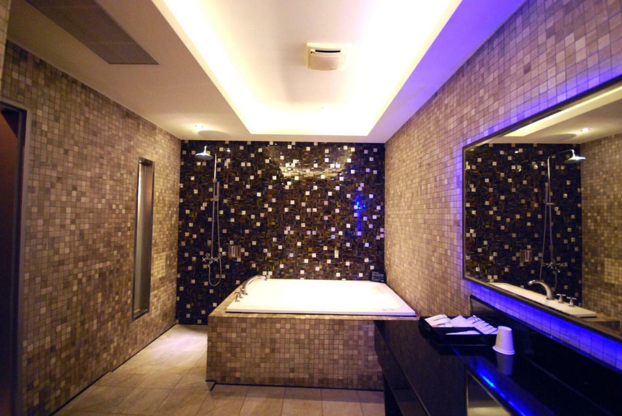 Sasha Motel Taichung Exterior foto
